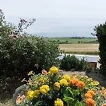 Le Parc Des Moutous Hébergement de vacances Aurin
