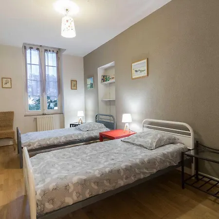 Le Parc Des Moutous Aurin